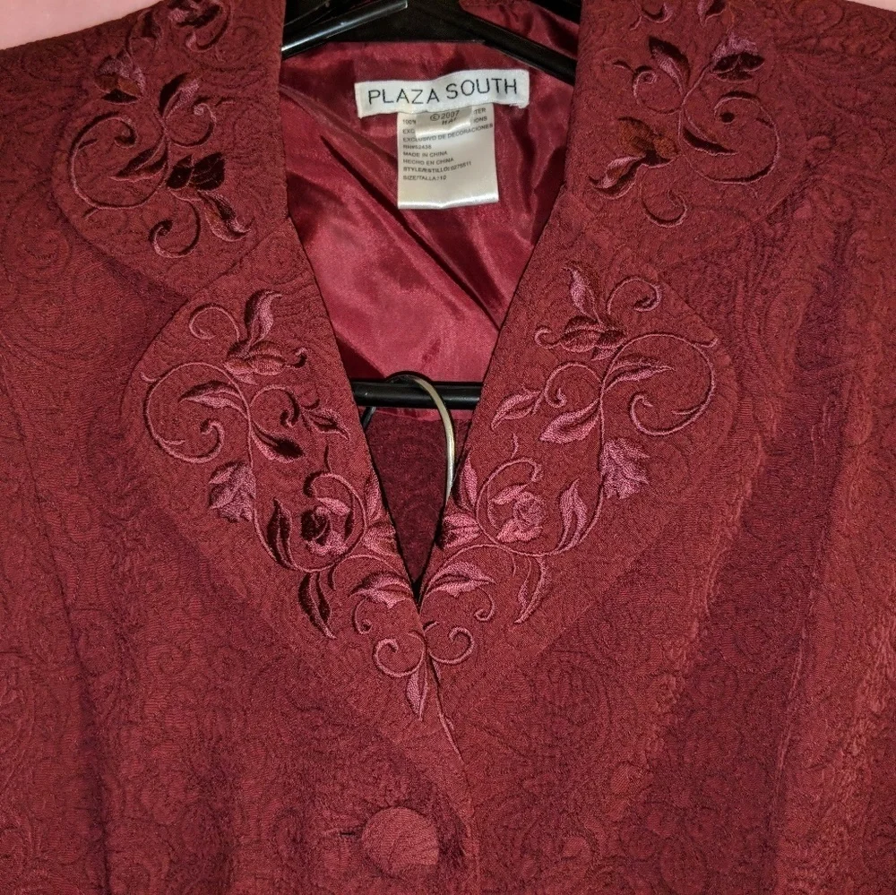 EUC Elegant burgundy woman's suit Women’s size 10